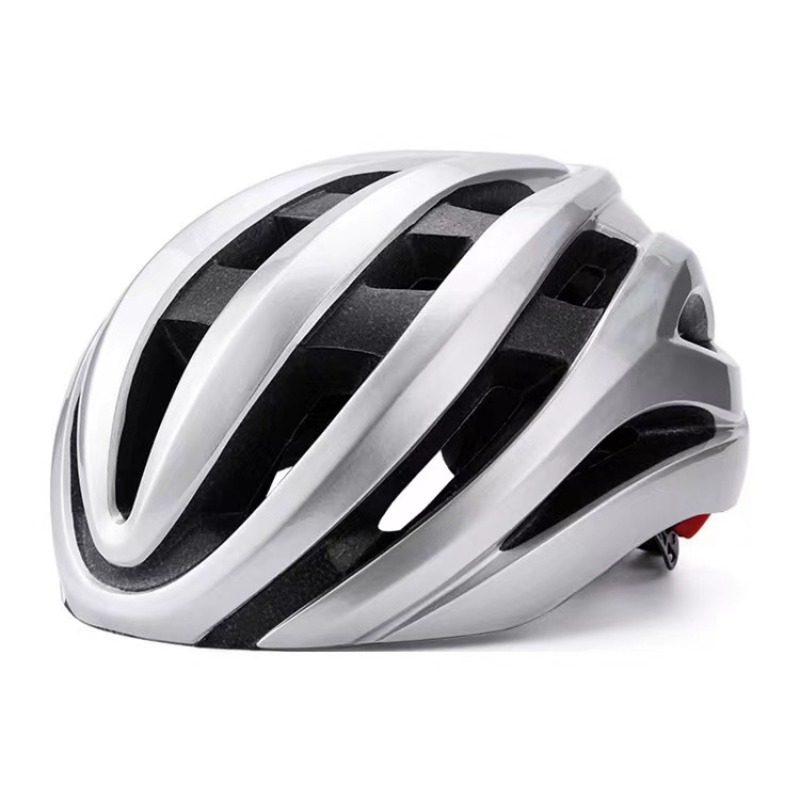 All-in-one lichtgewicht fietsh - Cycling Gear Of The Year recensie en prijs